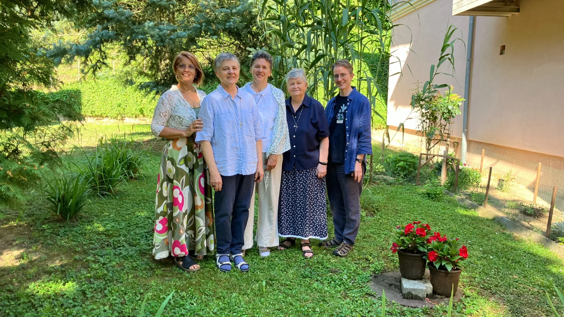 Mánfa; Sacre Couer nővérekkel